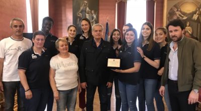 PALLACANESTRO FEMMINILE, IL SINDACO ARENA CONSEGNA ATTESTATO DI MERITO SPORTIVO ALL’ASD TUSCIA BASKET ANTS VITERBO