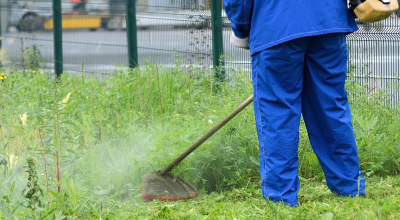 Taglio vegetazione infestante e successivo spazzamento meccanizzato, il programma dei prossimi giorni. Attenzione ai divieti di sosta